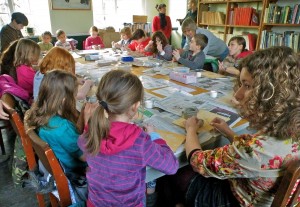 Making Saxon pots in Roman Circus House